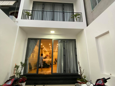 NHÀ PHỐ NƠ TRANG LONG